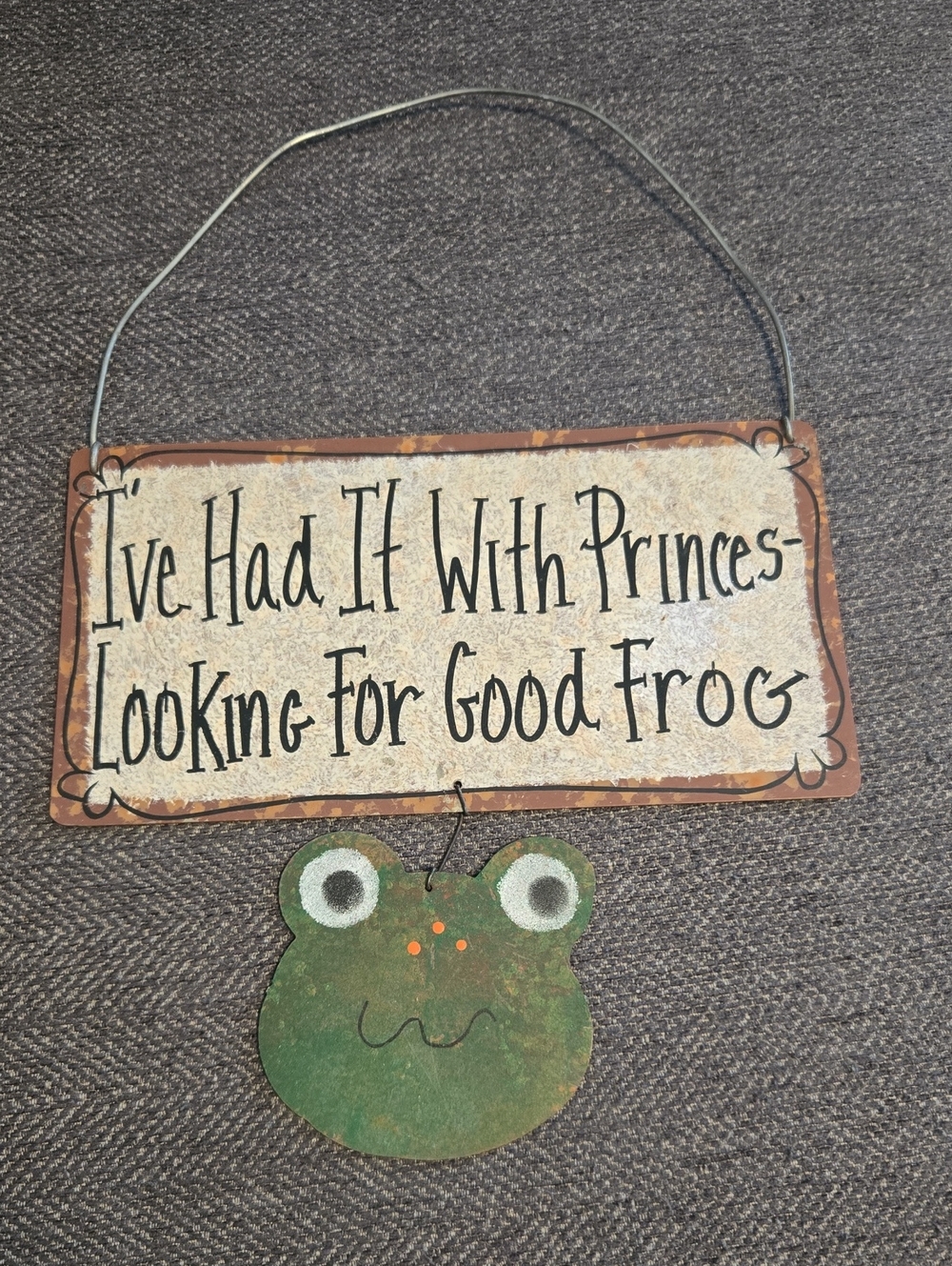 Green Frog Wall Sign - Humorous Home Wall Decor